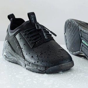 CLOVE Unisex Slip On Sneakers in Black/Black